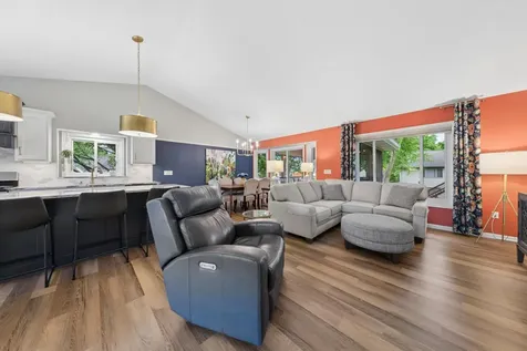 9039 Vickors Crossing Brooklyn Park MN 55443