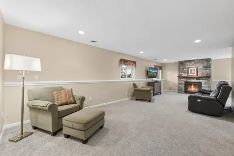 9039 Vickors Crossing Brooklyn Park MN 55443