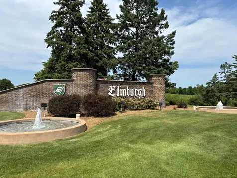 9039 Vickors Crossing Brooklyn Park MN 55443