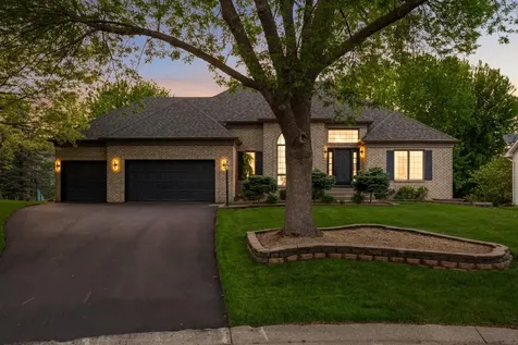 802 Spring Hill Court Woodbury MN 55125