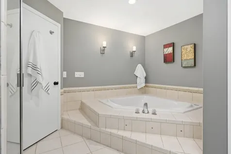 802 Spring Hill Court Woodbury MN 55125