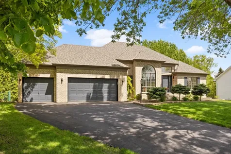 802 Spring Hill Court Woodbury MN 55125