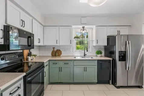 2966 Mildred Drive Roseville MN 55113