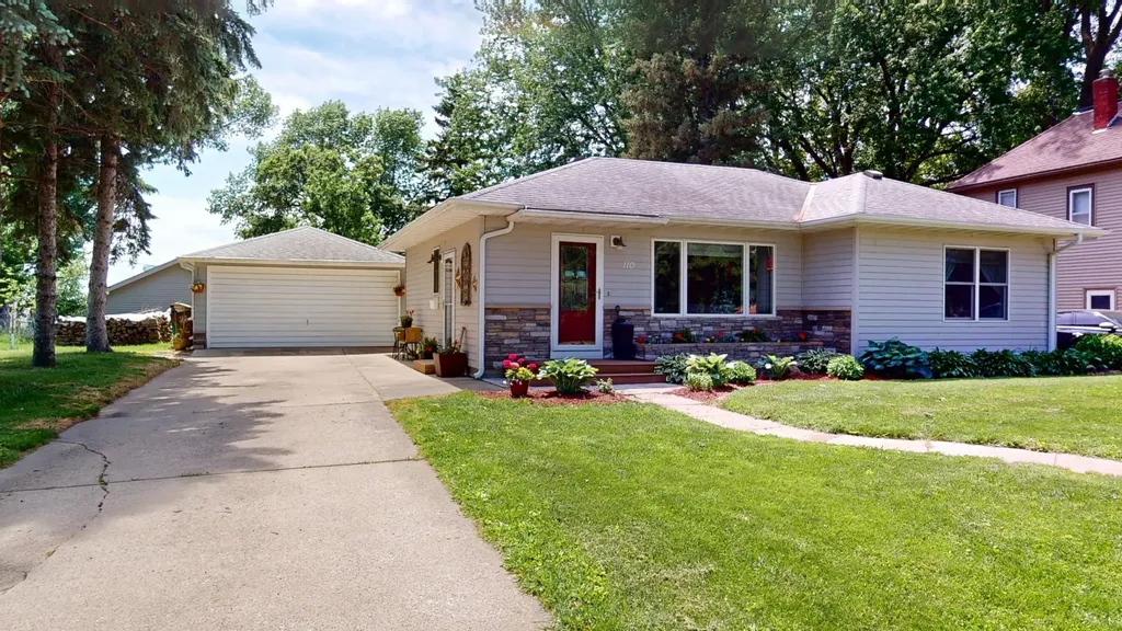 110 Hawthorne Street W Albert Lea MN 56007