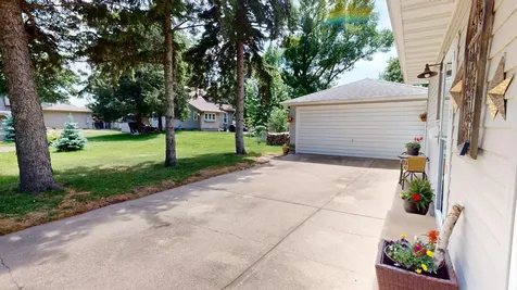 110 Hawthorne Street W Albert Lea MN 56007