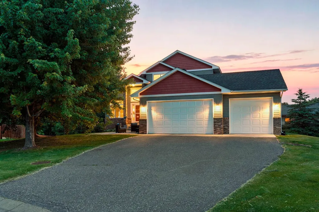 1221 118th Lane NE Blaine MN 55434