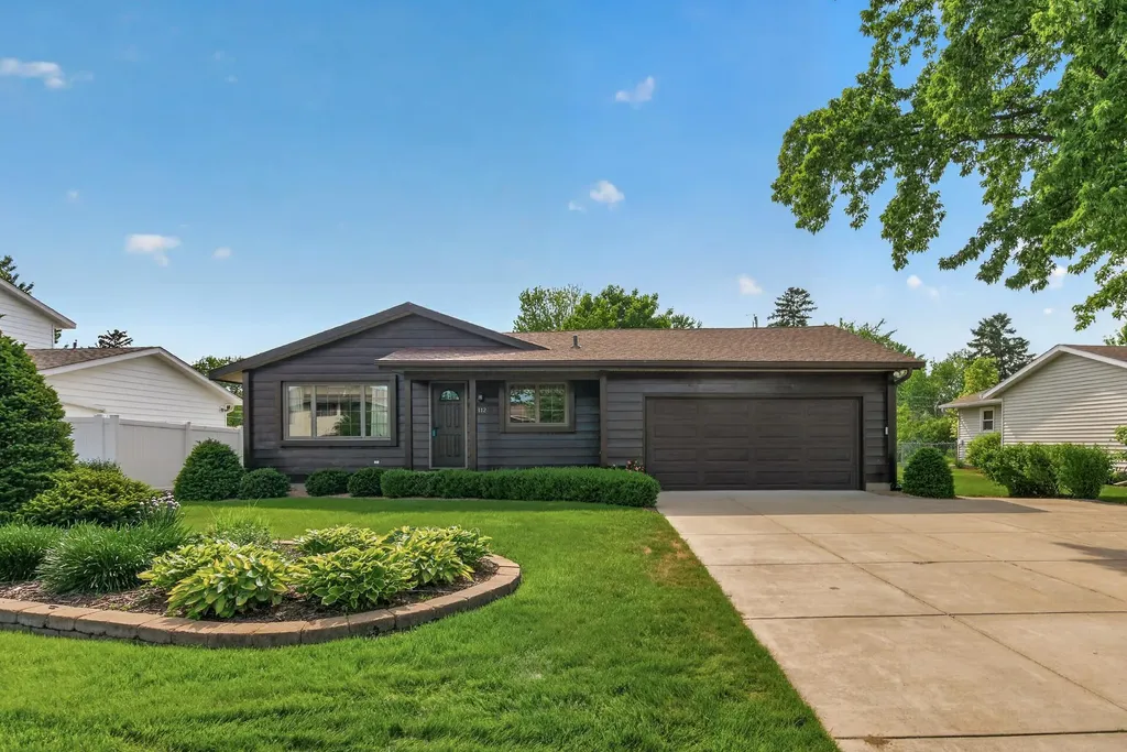 1112 Lyn Way Hastings MN 55033