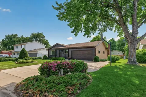 1112 Lyn Way Hastings MN 55033