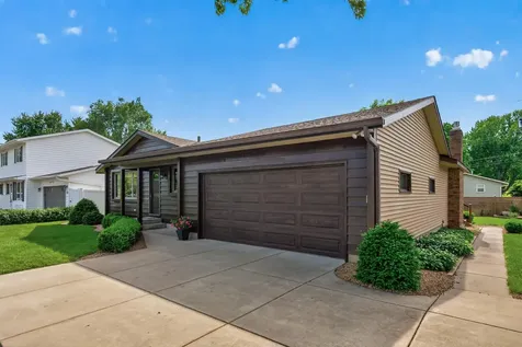1112 Lyn Way Hastings MN 55033