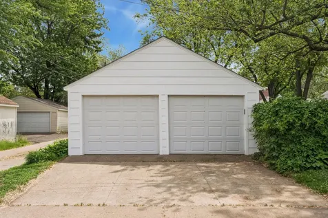 3301 Brownlow Avenue Saint Louis Park MN 55426