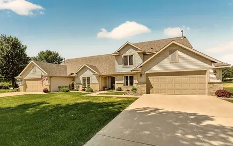 5211 Gemstone Lane NW Rochester MN 55901