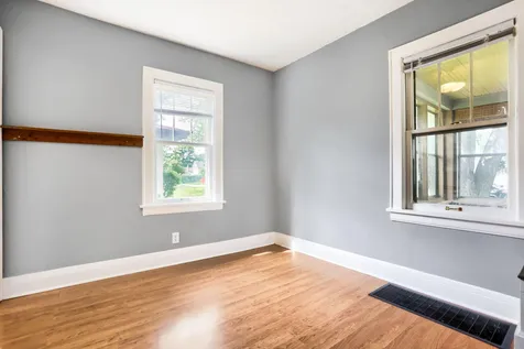 138 13th Avenue N South Saint Paul MN 55075