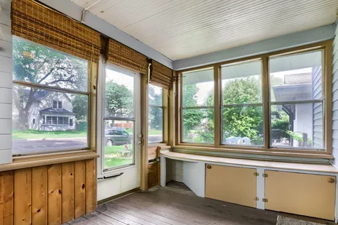 138 13th Avenue N South Saint Paul MN 55075