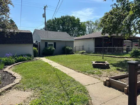 138 13th Avenue N South Saint Paul MN 55075