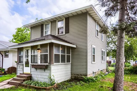 138 13th Avenue N South Saint Paul MN 55075
