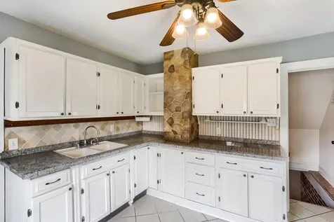 138 13th Avenue N South Saint Paul MN 55075