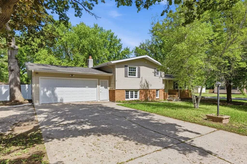 1065 Jorgenson Street SE Hutchinson MN 55350