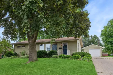 833 9th Avenue SW Faribault MN 55021