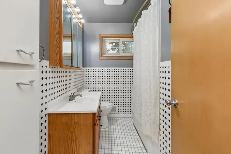 833 9th Avenue SW Faribault MN 55021