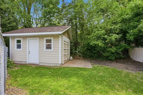 2115 Toledo Avenue N Golden Valley MN 55422