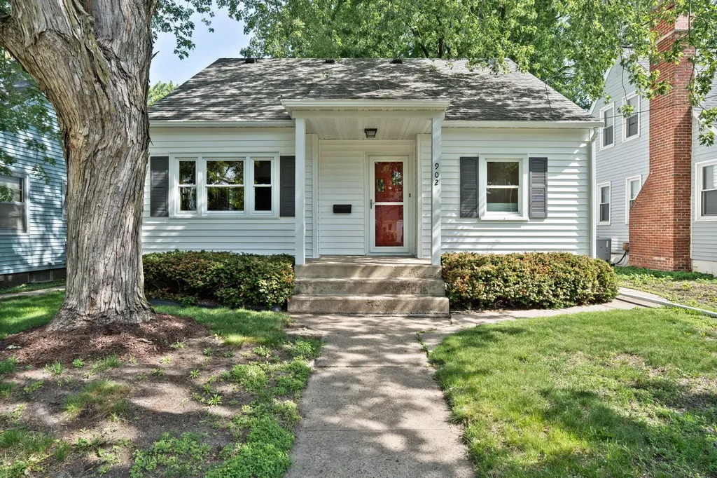 902 11th Avenue SW Austin MN 55912
