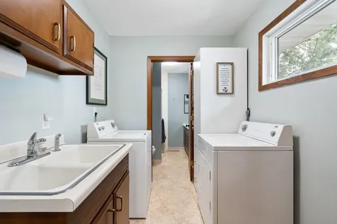 902 11th Avenue SW Austin MN 55912