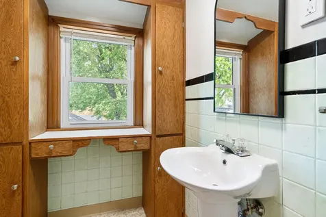 902 11th Avenue SW Austin MN 55912