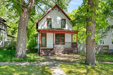 335 9th Avenue S Fargo ND 58103