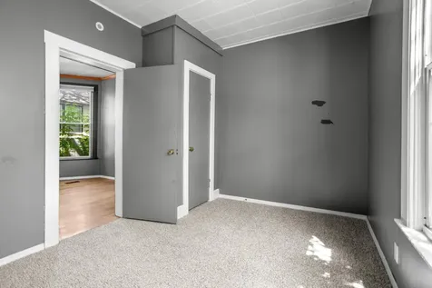 335 9th Avenue S Fargo ND 58103