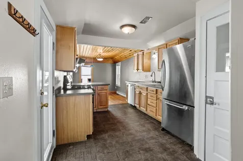 335 9th Avenue S Fargo ND 58103