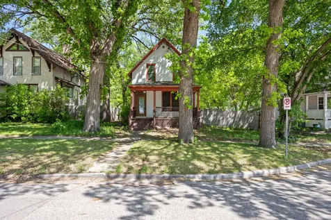 335 9th Avenue S Fargo ND 58103