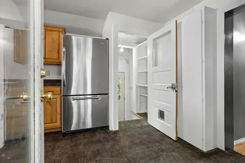 335 9th Avenue S Fargo ND 58103