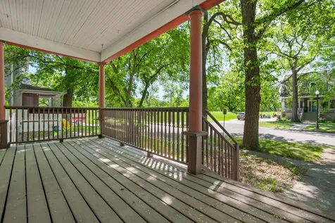 335 9th Avenue S Fargo ND 58103