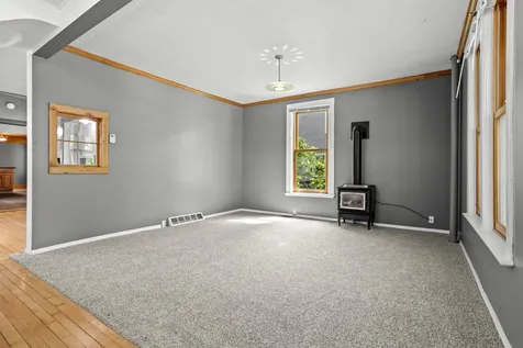 335 9th Avenue S Fargo ND 58103
