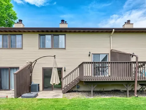 7633 Maplebrook Parkway N Brooklyn Park MN 55445