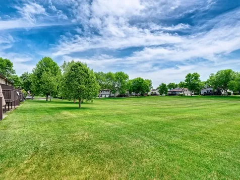 7633 Maplebrook Parkway N Brooklyn Park MN 55445