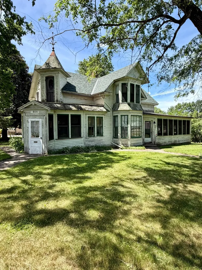 400 W Main Street Belle Plaine MN 56011