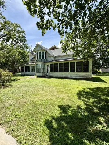 400 W Main Street Belle Plaine MN 56011