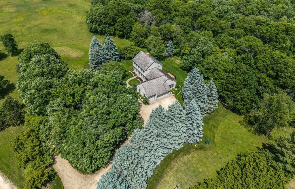 8 Old Deerfield Road Welch MN 55089