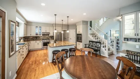 4015 Hosford Hills Road Eagan MN 55123