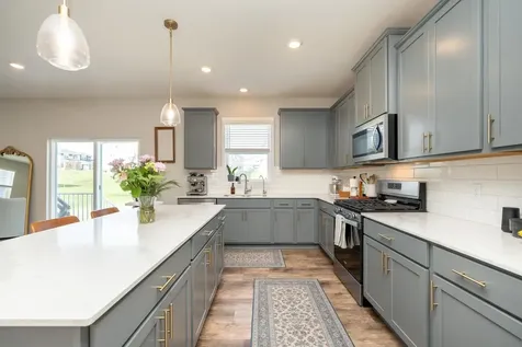 1716 Rainier Drive Shakopee MN 55379