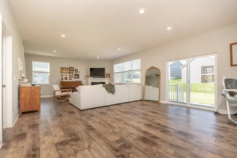 1716 Rainier Drive Shakopee MN 55379
