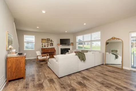 1716 Rainier Drive Shakopee MN 55379