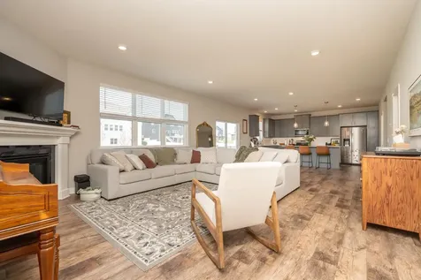 1716 Rainier Drive Shakopee MN 55379