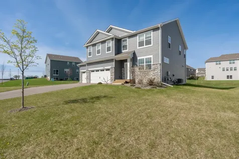 1716 Rainier Drive Shakopee MN 55379