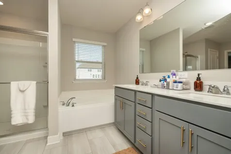 1716 Rainier Drive Shakopee MN 55379