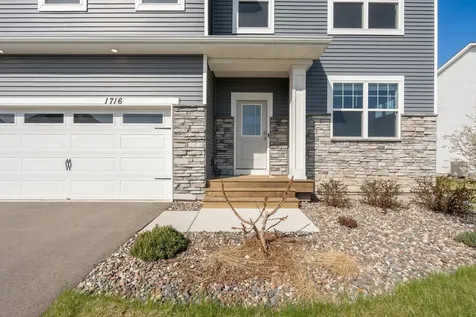 1716 Rainier Drive Shakopee MN 55379