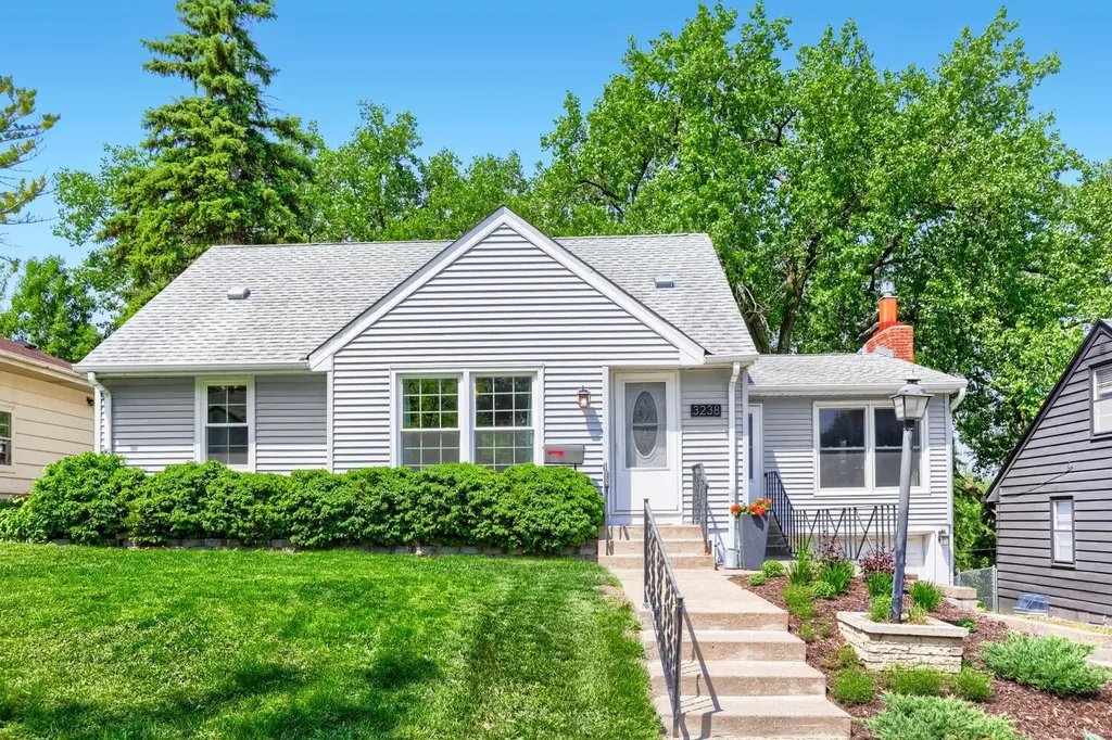 3238 Taylor Street NE Minneapolis MN 55418