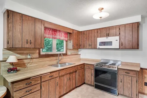 360 Sophia Avenue Hamburg MN 55339