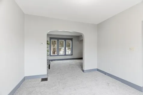 902 Dodd Road West Saint Paul MN 55118